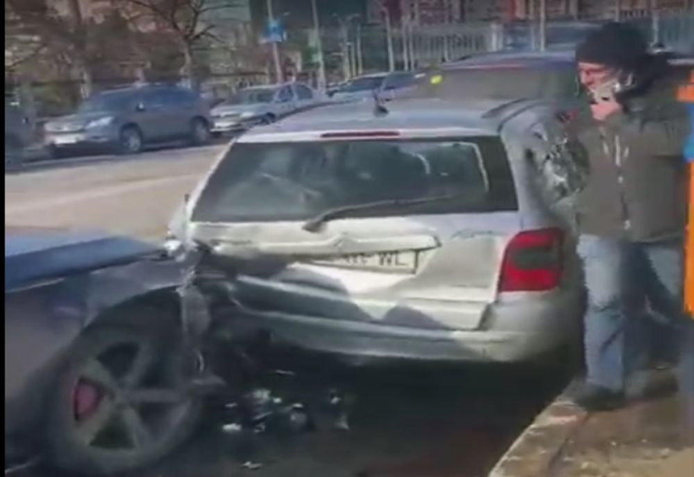 Accident cu 6 mașini avariate pe strada Cloșca