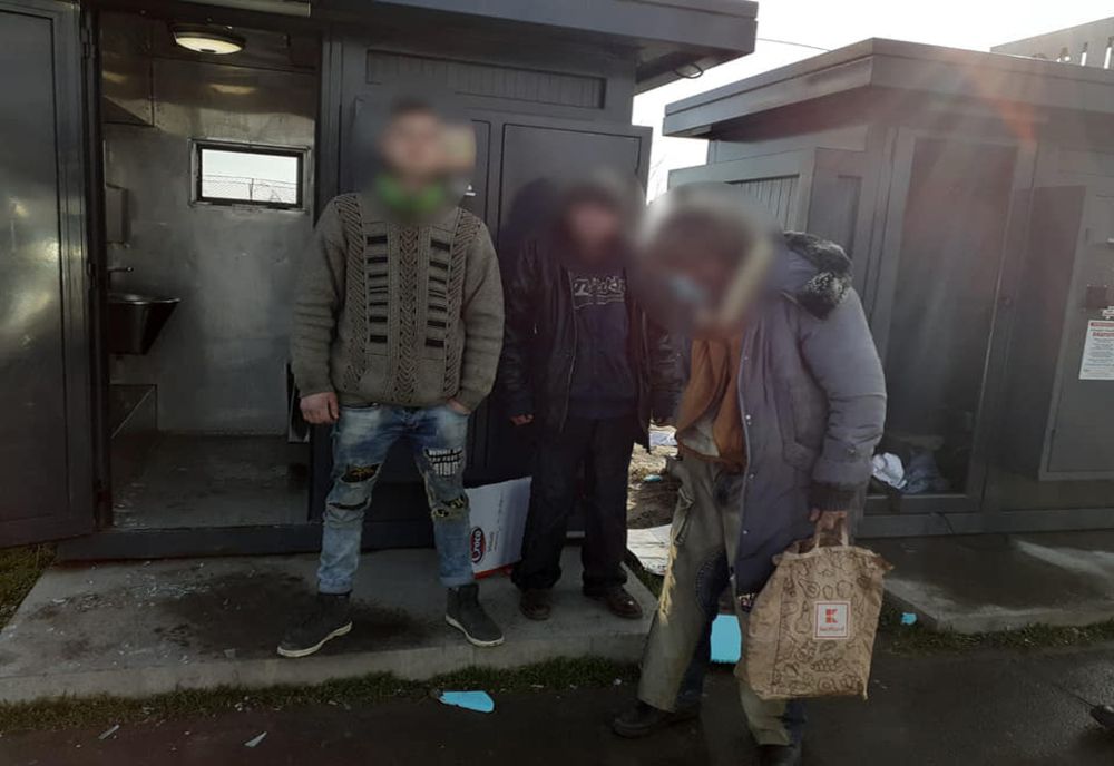 Reținuți de polițiștii locali gălățeni pentru vandalizare unor toalete ecologice
