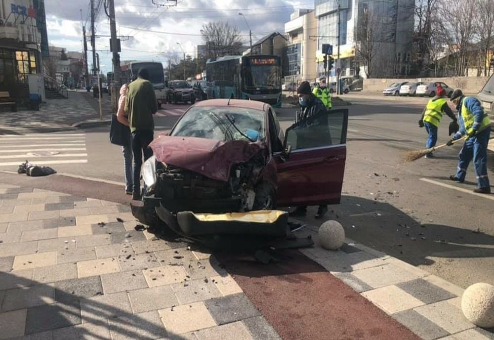 Galerie foto: Accident cu 3 victime pe strada Brăilei din municipiul Galați