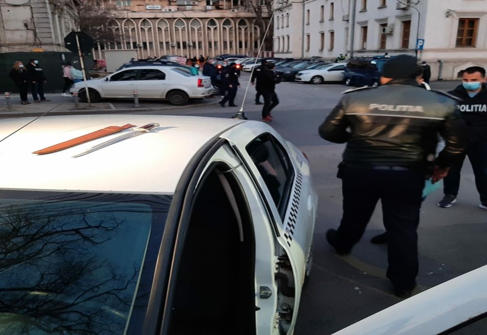 Protestatari cu arme albe depistați la Galați