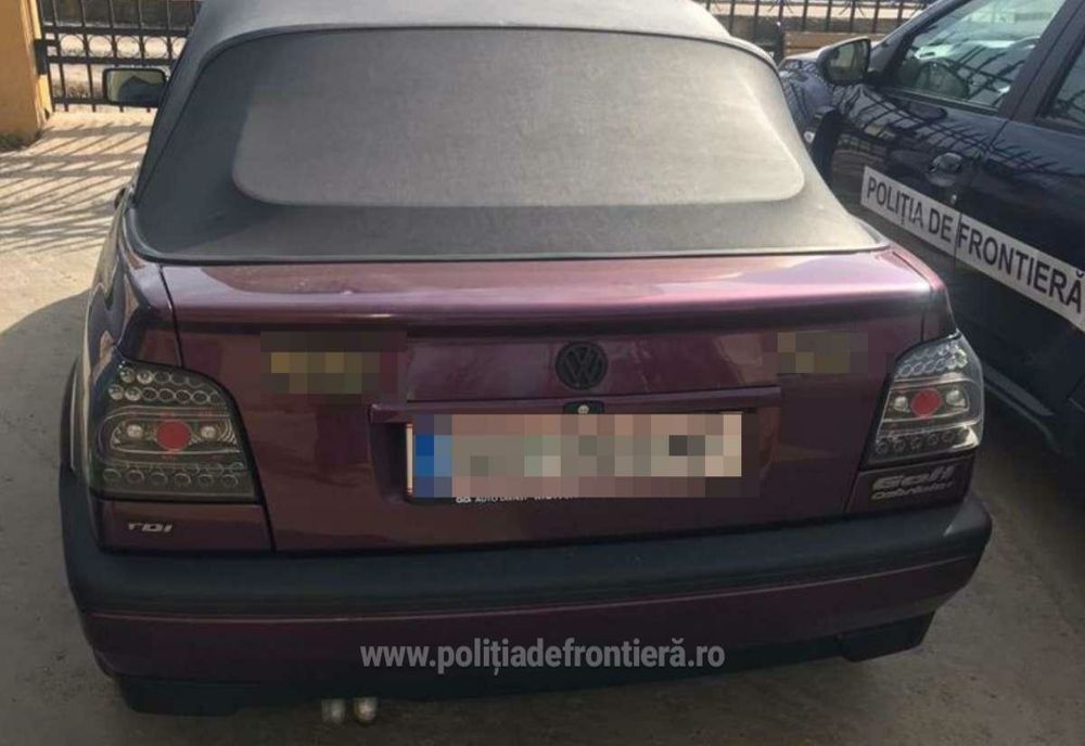 Urmărit internațional, depistat în trafic cu autoturism radiat și asigurare falsă