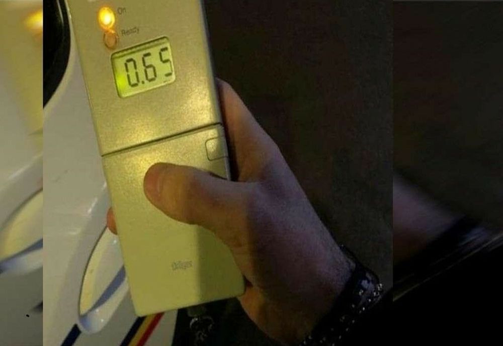 Depistat la volanul unei autoutilitare sub influența alcoolului
