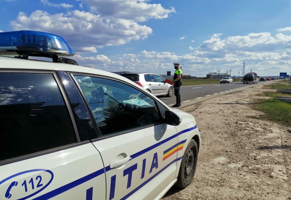 Un minor sub influența alcoolului a accidentat o tânără într-o stație de autobuz și a fugit de la locul accidentului