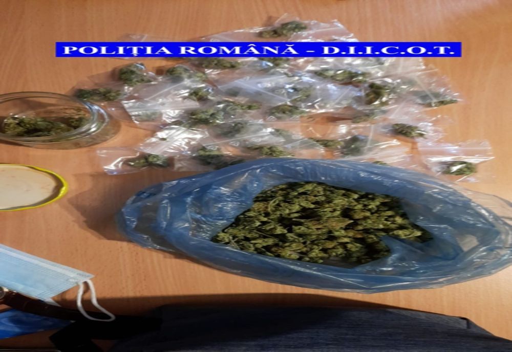 Doi gălățeni reținuți pentru trafic de droguri de mare risc