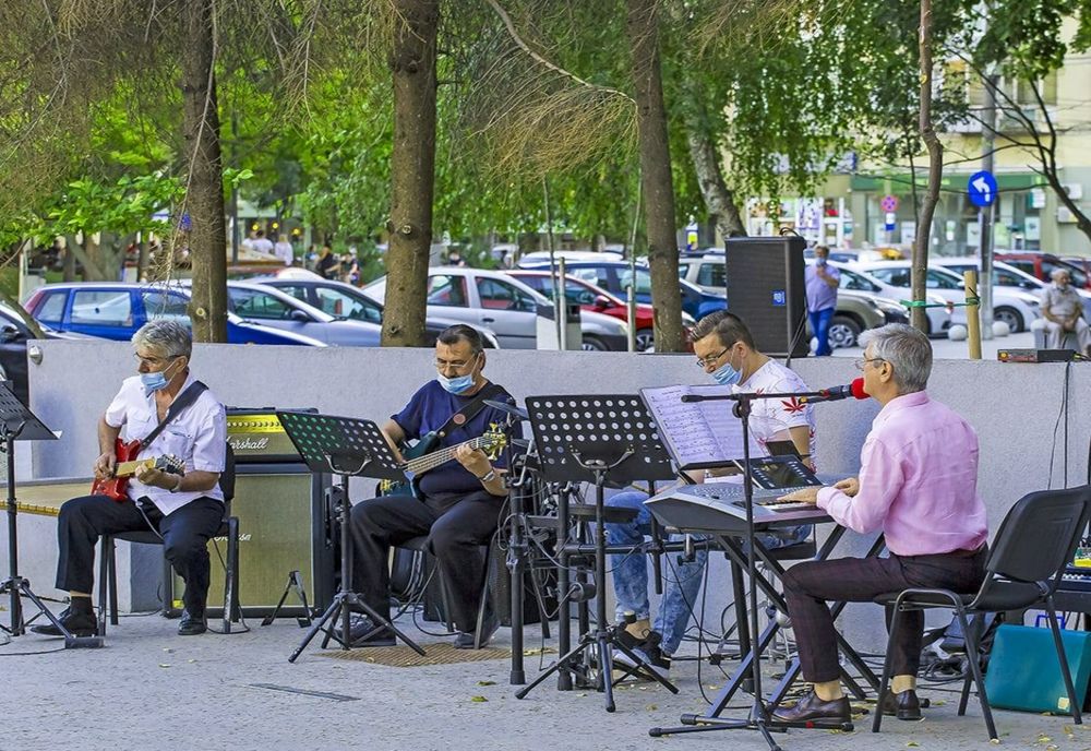 Café Concert, în centru la sfârșit de săptămână