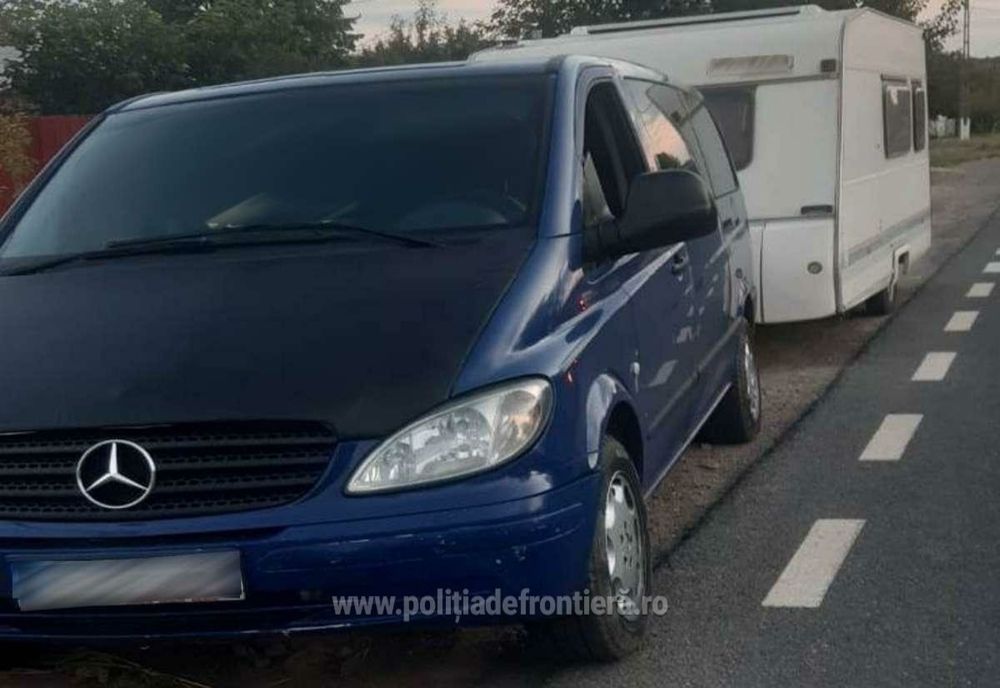Conducător de vehicule fără permis de conducere corespunzător, depistat la controlul de frontieră