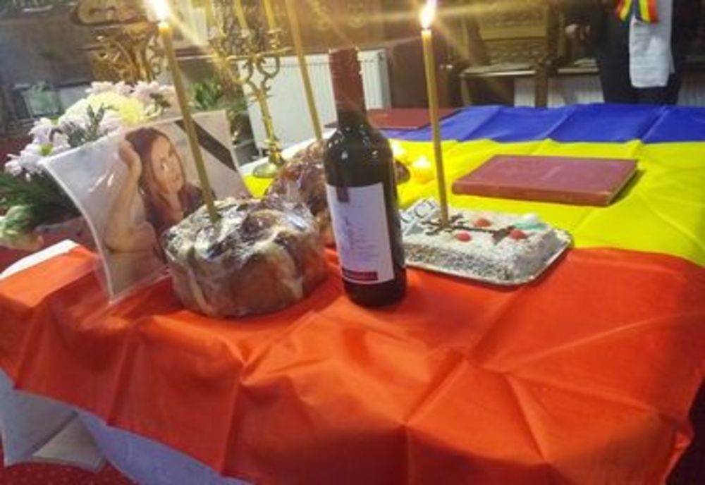 Slujbă de pomenire a tinerilor decedați în Clubul Colectiv