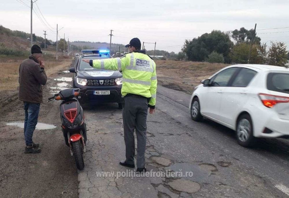 Gălățean cu permis de conducere necorespunzător, depistat conducând un moped neîmatriculat