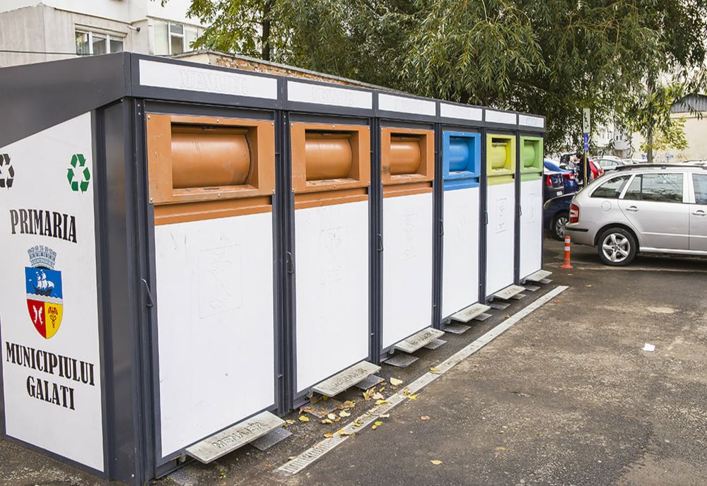 Primele puncte moderne de colectare a deșeurilor, cu camere de supraveghere video