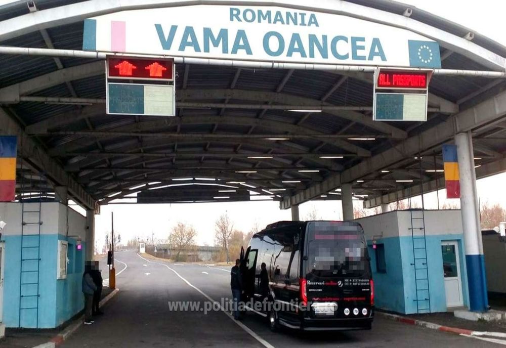 Permis de conducere fals descoperit la controlul de frontieră de la Oancea