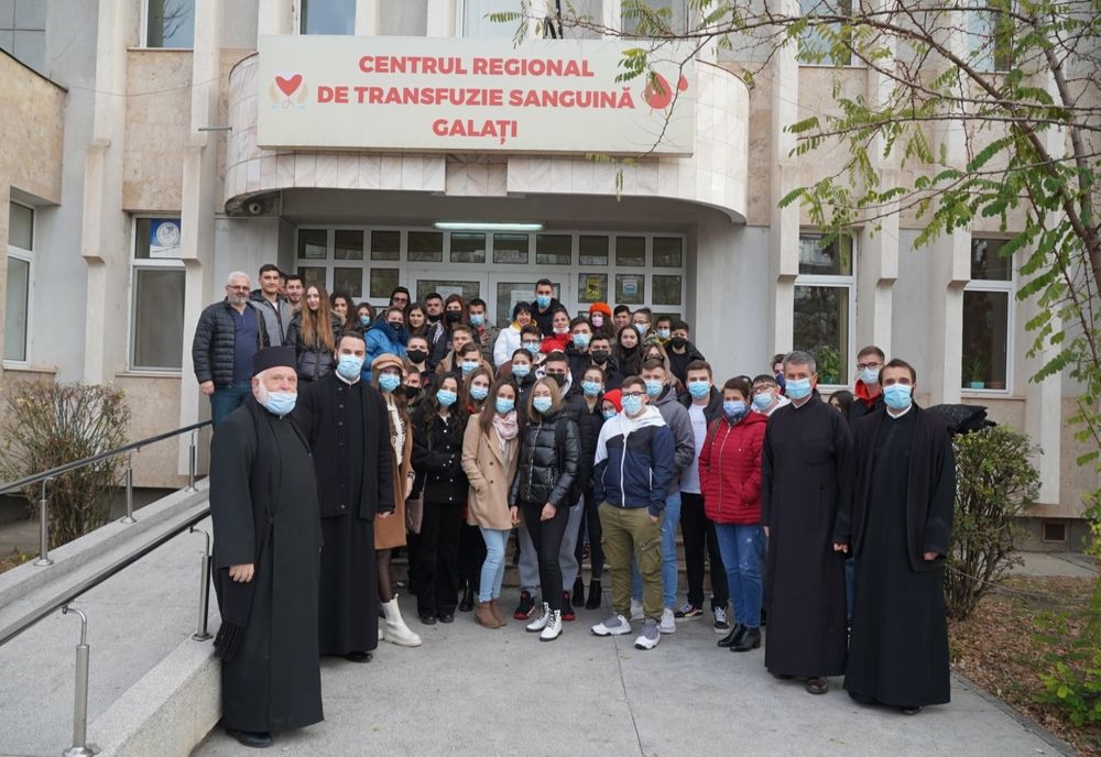 Preoţi şi credincioşi din Protopopiatul Tecuci au donat sânge