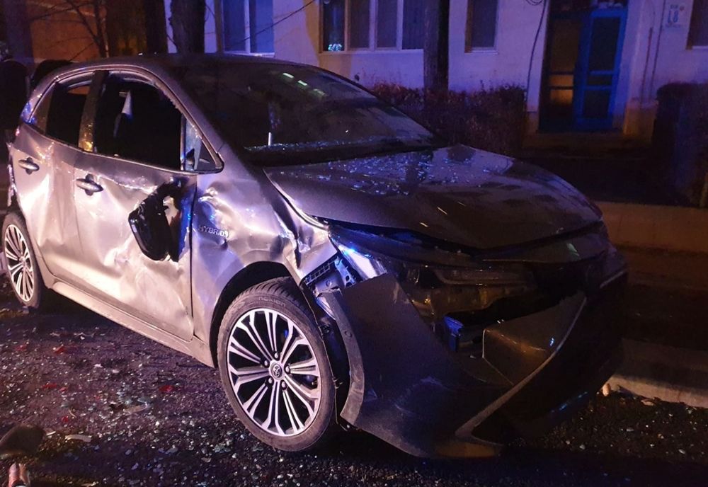 Accident cu trei mașini implicate într-o intersecție din municipiul Galați