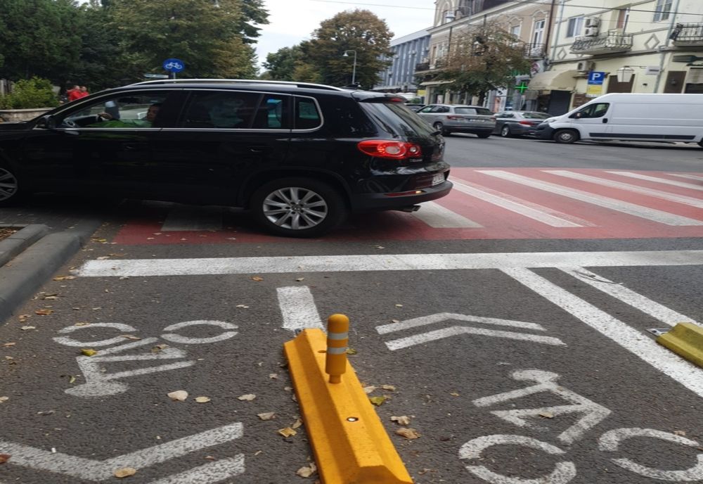 Amendați de Poliția Locală pentru că au parcat pe locurile de parcare atribuite altor persoane