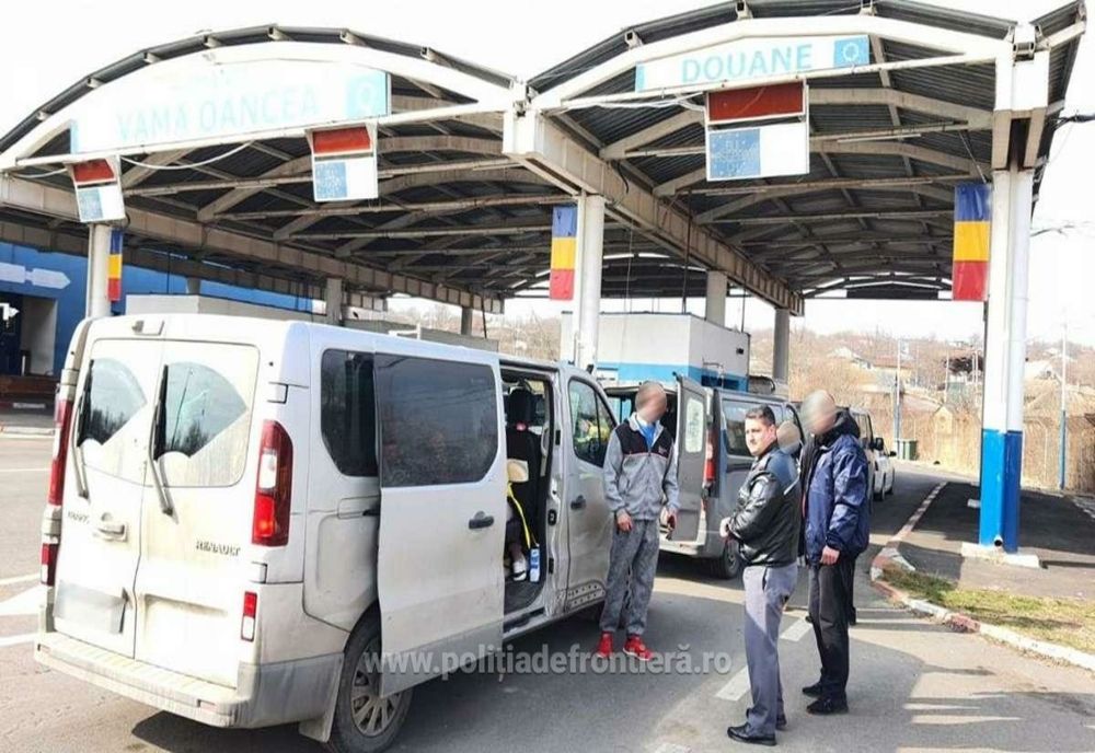 Un bărbat cu dublă cetățenie, bulgară și moldovenească, a încercat să intre prin vama Oancea cu un ansamblu de vehicule deși nu deținea permis de conducere corespunzător