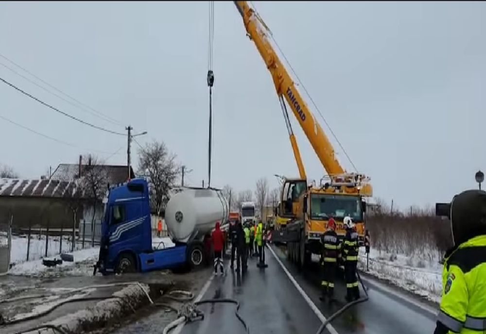 Cisternă răsturnată pe DN25