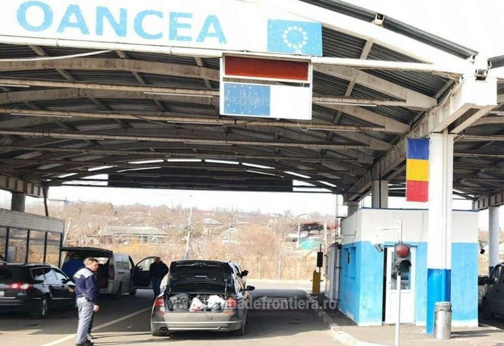Un bărbat de 62 de ani a încercat să intre cu autoturismul în România deși avea permisul suspendat