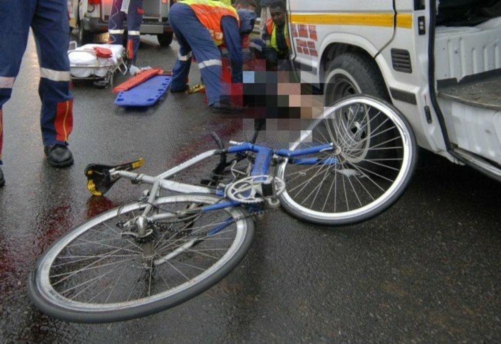 Biciclist accidentat pe D.N. 26 