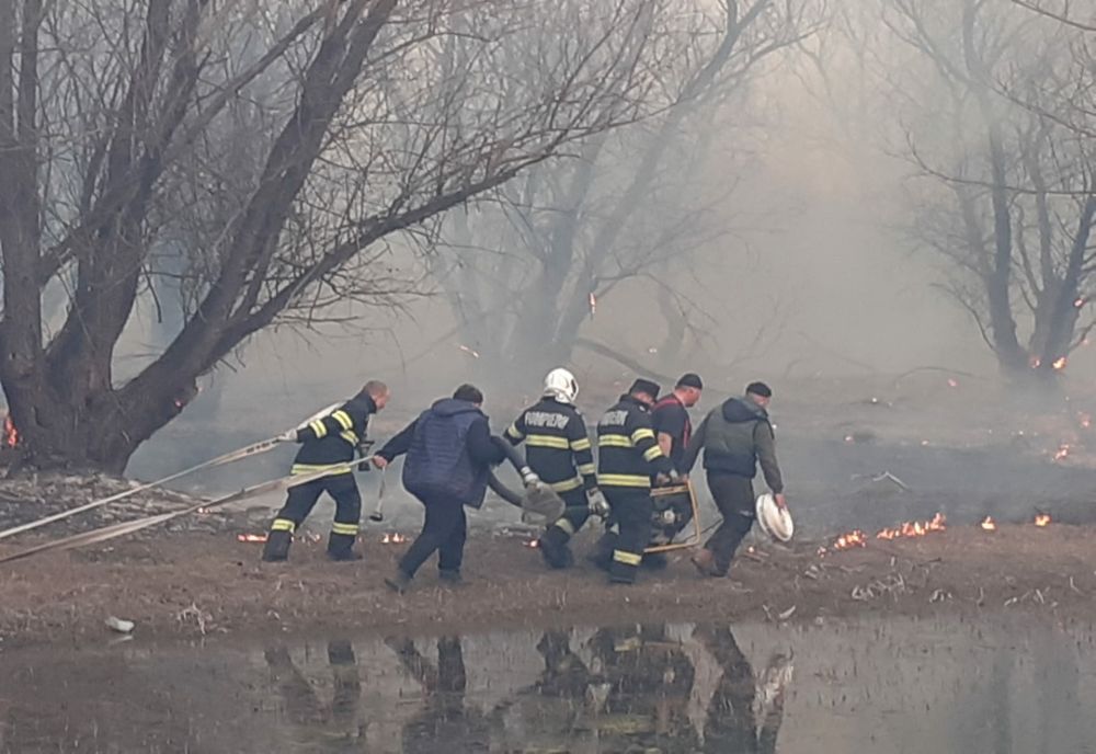 FOTO+Video: Pompierii gălățeni în luptă cu neglijența cetățenilor