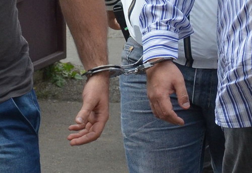 Bărbaţi din Alba şi Galaţi, daţi în urmărire internaţională pentru trafic de migranţi, prinşi de poliţiştii din Bihor