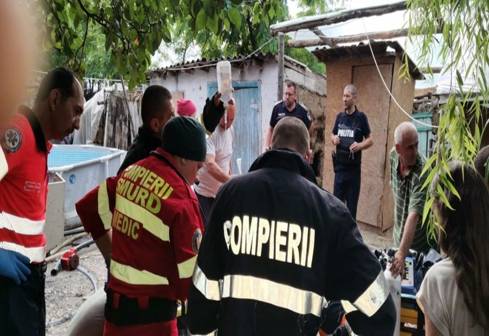 Misiune pentru salvarea a trei persoane aflate în stare foarte gravă, la Umbrărești, în județul Galați, 