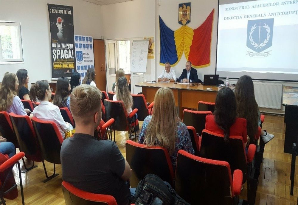 Prima ediție a Școlii de vară “Integritate și transparență în administrația publică. Stop corupția!”