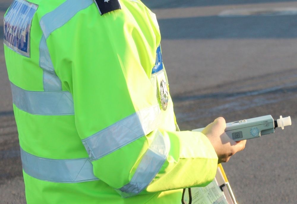 Zilnic, polițiștii gălățeni depistează în trafic conducători auto care se urcă la volan după ce au consumat băuturi alcoolice