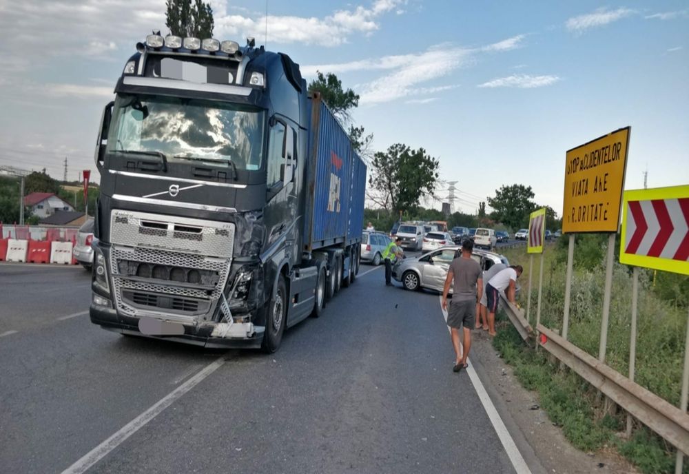 Accident în județul Galați, la intersecția drumurilor DN2B cu DN25