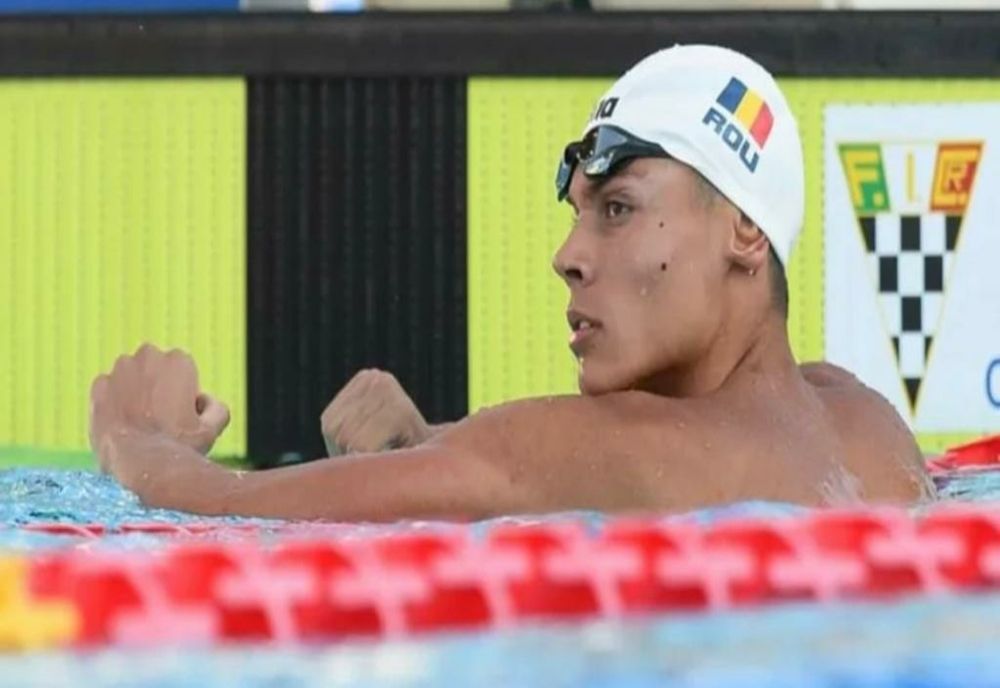 Lotul României pentru CM de înot juniori, cu David Popovici în componenţă, a plecat spre Lima