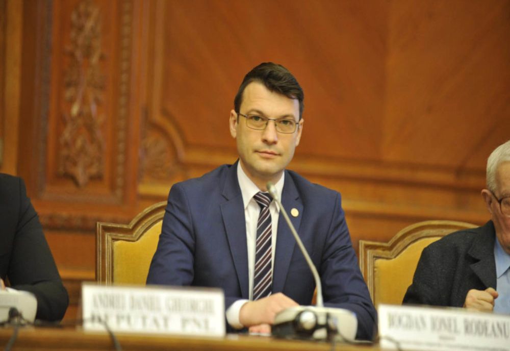 Deputatul USR Bogdan Rodeanu, vicepreședintele Comisiei de Apărare din Camera Deputaților: Promisiunile lui Ciolacu, Ciucă și Iohannis nu mai valorează nimic