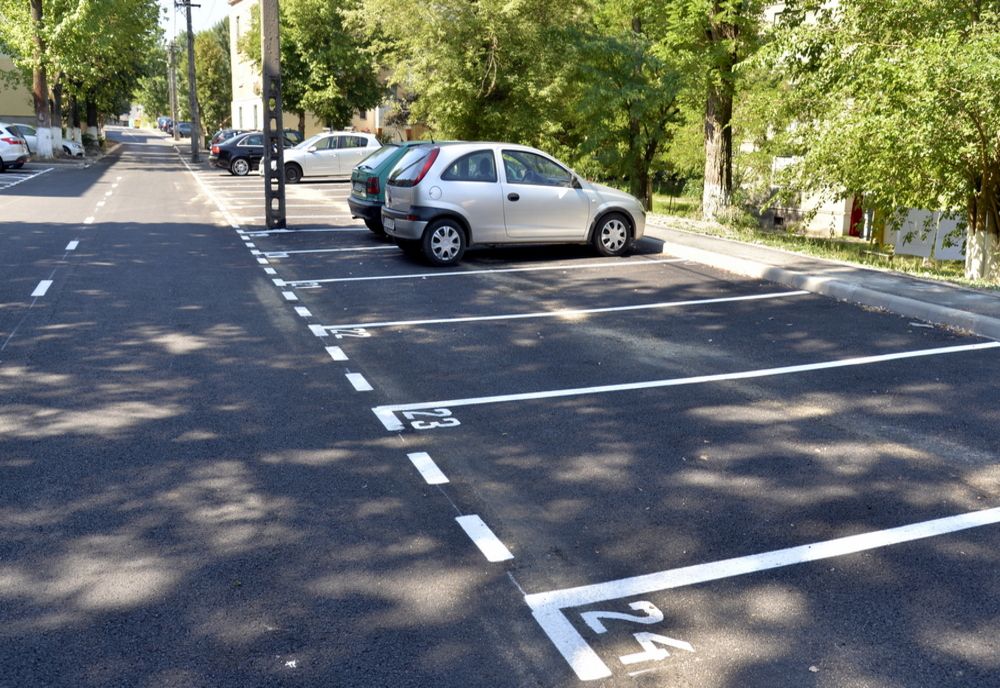 Gălățenii care nu și-au achitat abonamentul de parcare și-au pierdut dreptul asupra locului rezervat