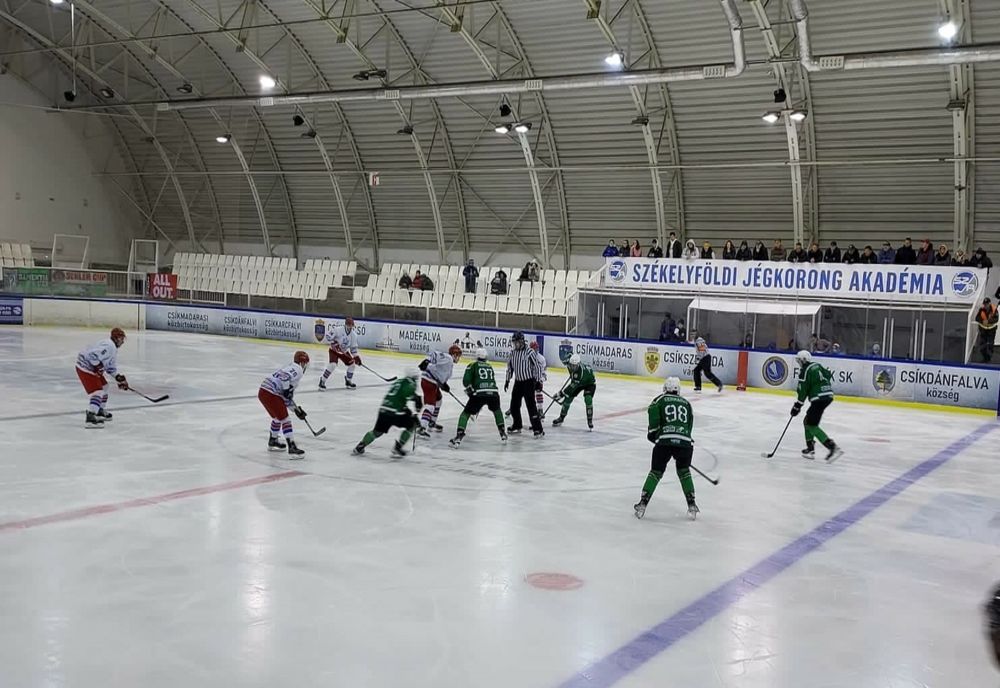 Hocheiștii de la CSM Galați au câștigat clar prima partidă cu SapiențiaU23