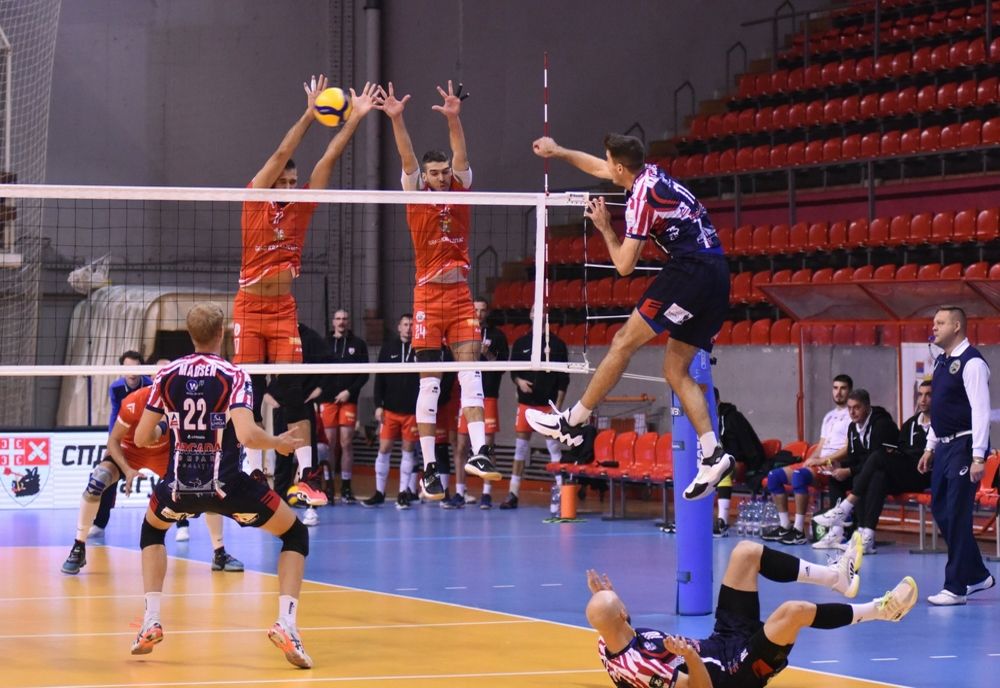 CSM Arcada Galați a pierdut în tie-break returul de la Kragujevac, cu Radnicki, însă își asigurase din setul al IV-lea calificarea în turul următor al Cupei CEV