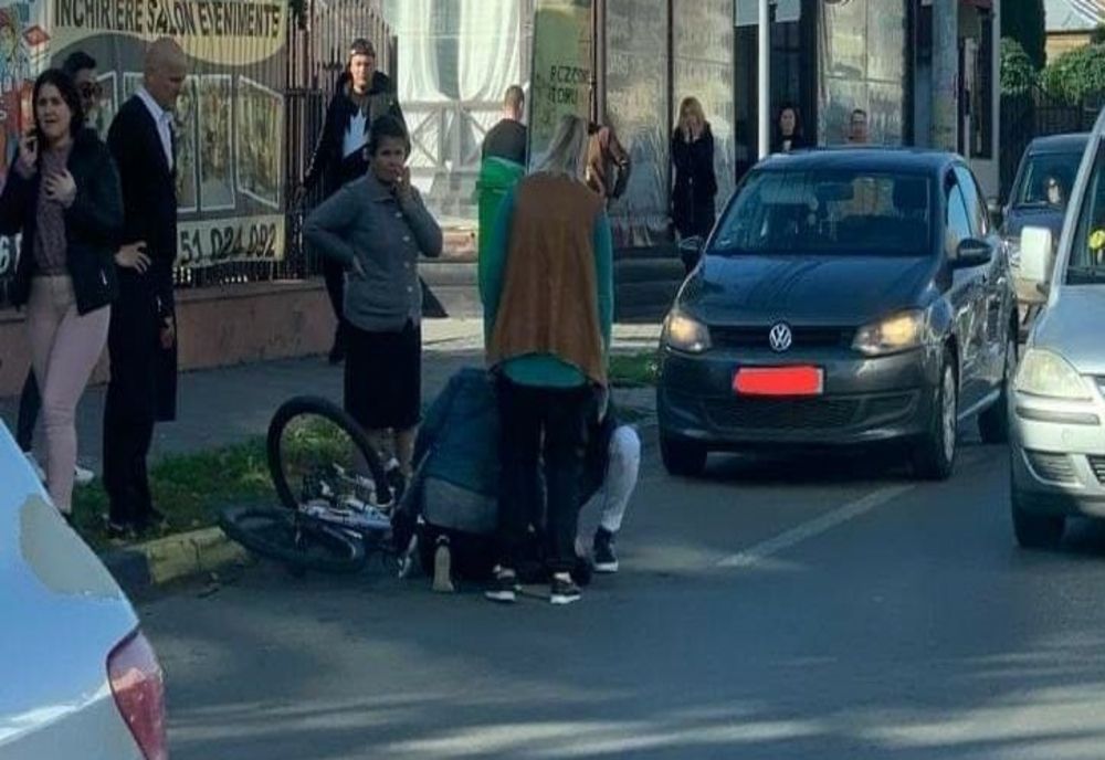 Minor de 11 ani accidentat pe pe strada 1 Decembrie 1918, din municipiul Tecuci