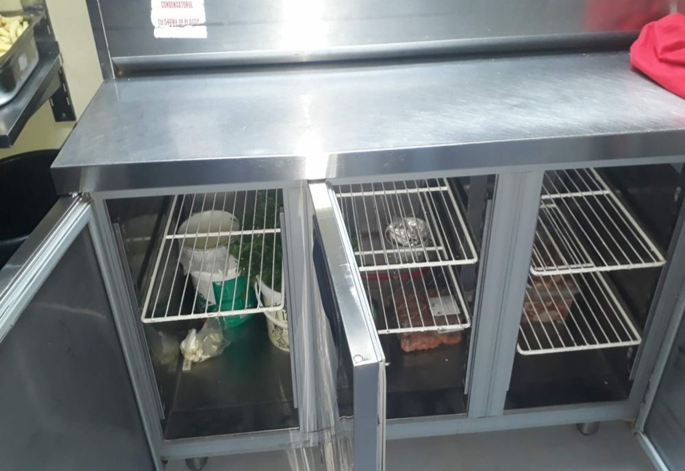 Un restaurant din Galaţi amendat şi închis temporar de comisarii de la Protecţia Consumatorilor