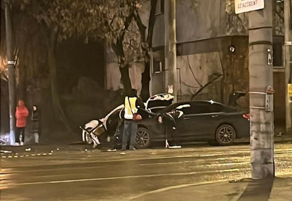 Accident cu 4 victime în urma coliziunii dintre două autoturisme conduse de doi tineri, de 18, respectiv 19 ani