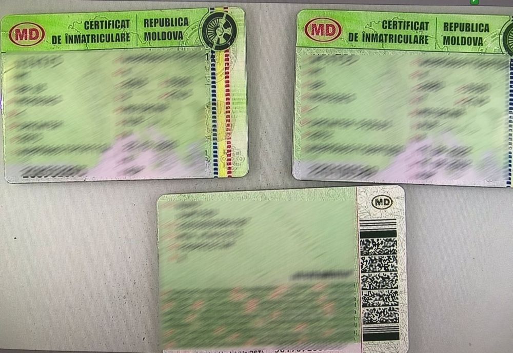 Certificate de înmatriculare false descoperite la controlul de frontieră de la Vama Oancea