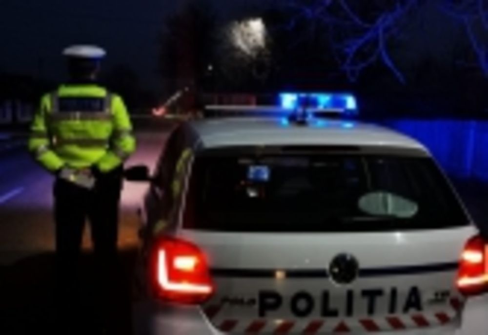 Conducea un autoturism pe DJ 251, în interiorul localității Corod deși era băut și nu avea permis de conducere