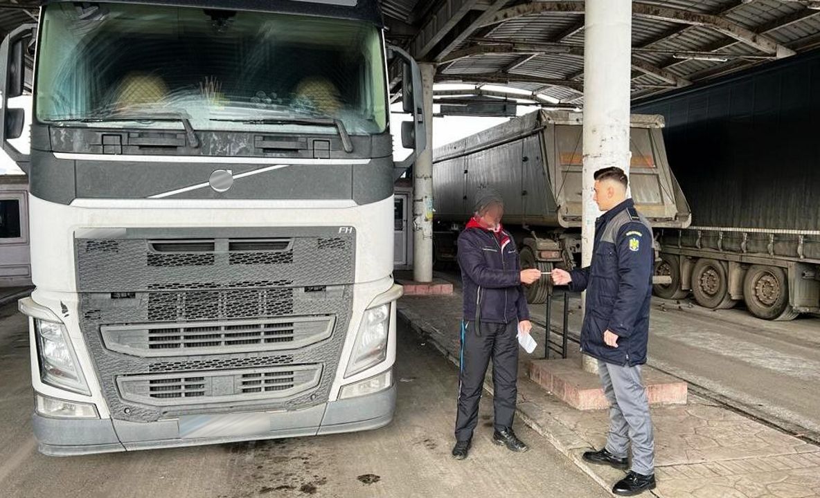 Șofer turc, s-a prezentat în vama din Galați, sub influența băuturilor alcoolice