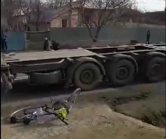 Biciclist accidentat de un autocamion pe DN 26, în localitatea Brănești, județul Galați