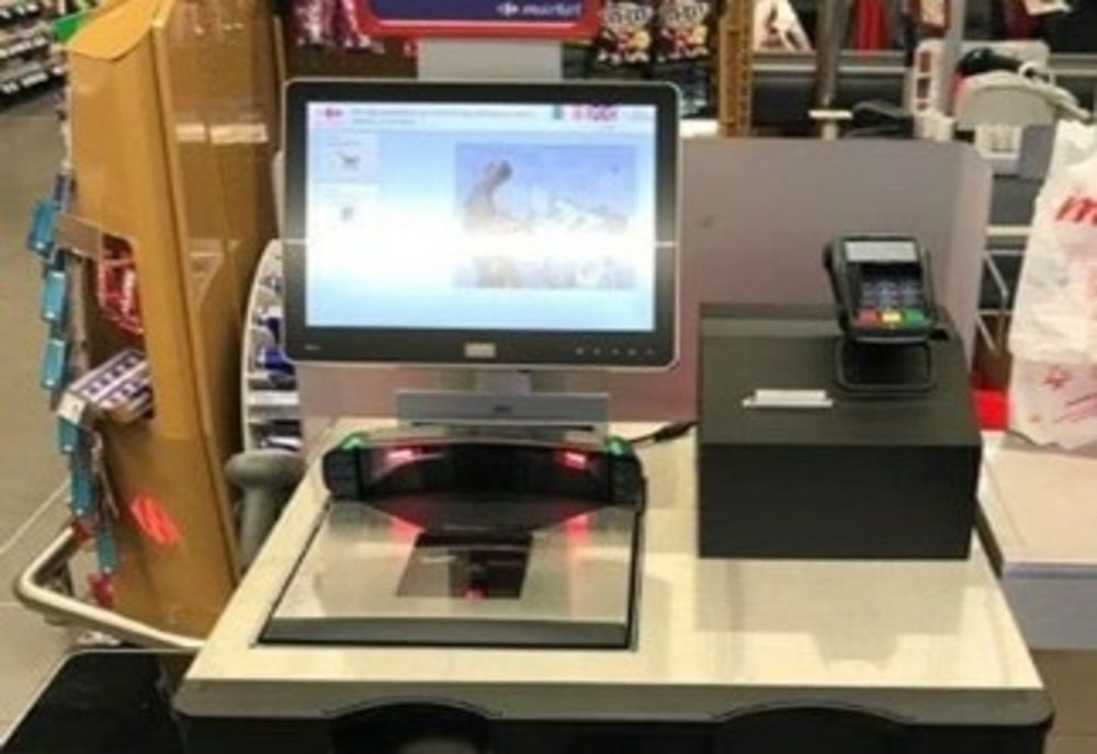 Un mare retailer modernizează linia caselor de marcat și oferă clienților 100% din case deschise permanent 