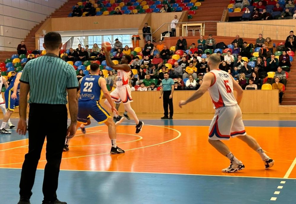 Baschetbaliștii de la CSM Galați au fost învinși pe teren propriu de cei de la Petrolul Ploiești 