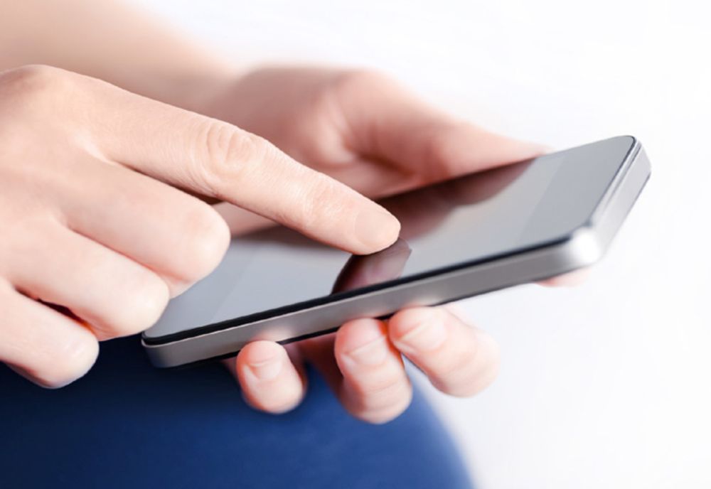 Tânăr de 17 ani arestat preventiv pentru furtul unui telefon de pe bancheta unei autoutilitare