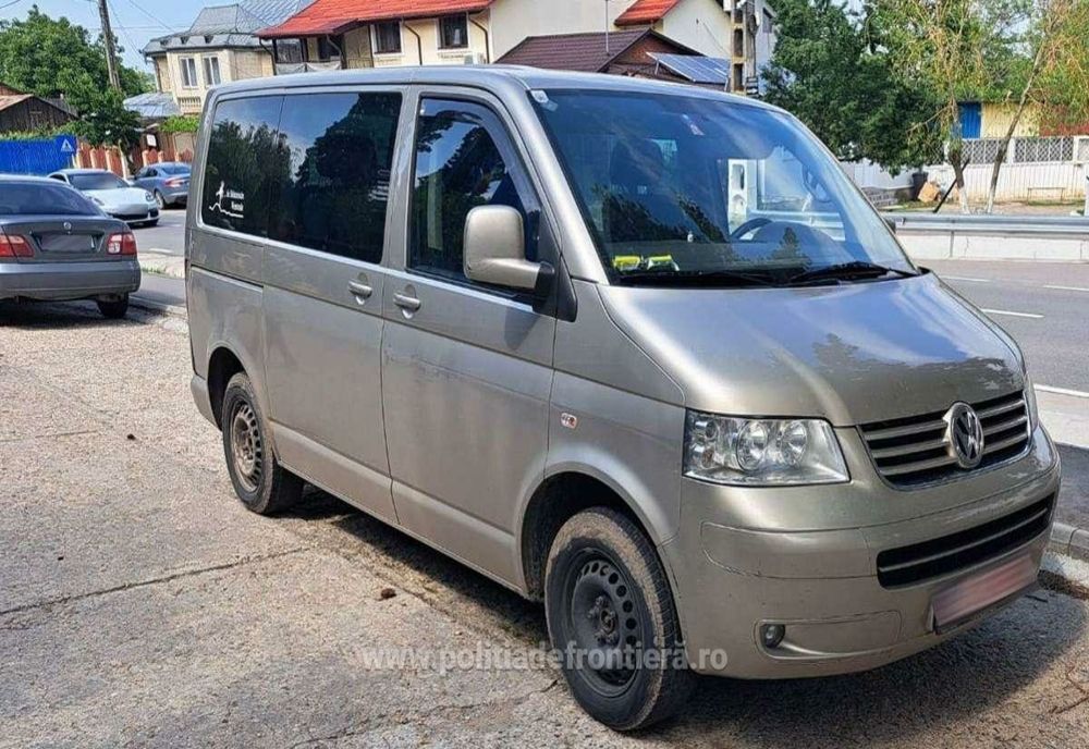 O tânără de 25 de ani depistată la volanul unui autoturism cu numerele provizorii expirate de 4 zile