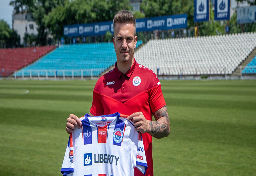 Oţelul Galaţi a bifat primele două transferuri ale sezonului, în tentativa de a-şi forma un lot competitiv pentru viitoarea ediţie a Superligii