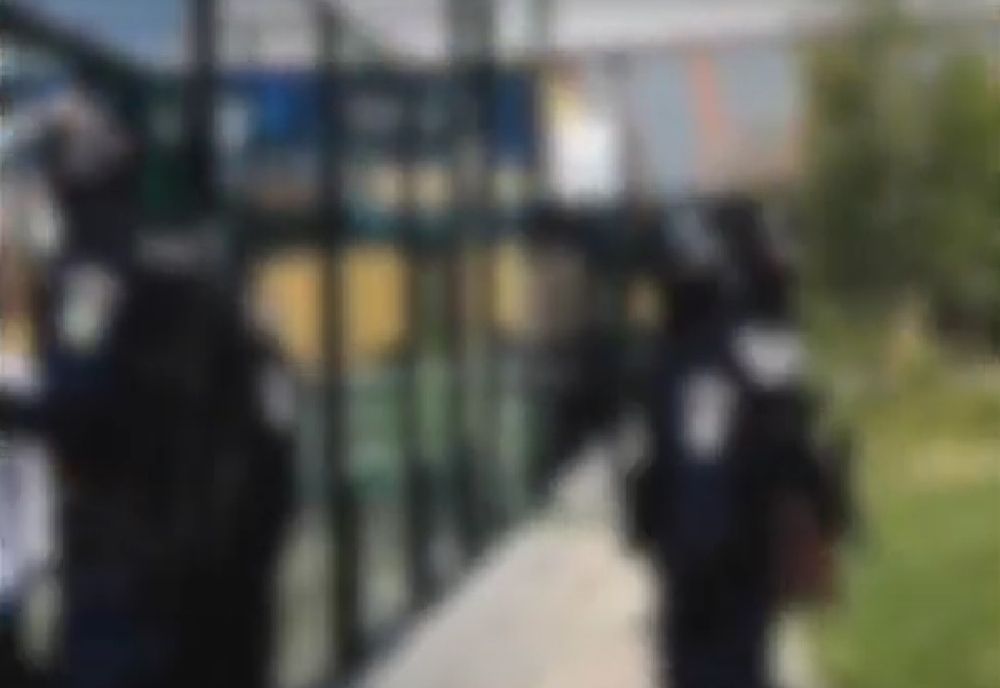 Cercetați pentru trafic de persoane, șantaj și fals material în înscrisuri oficiale 