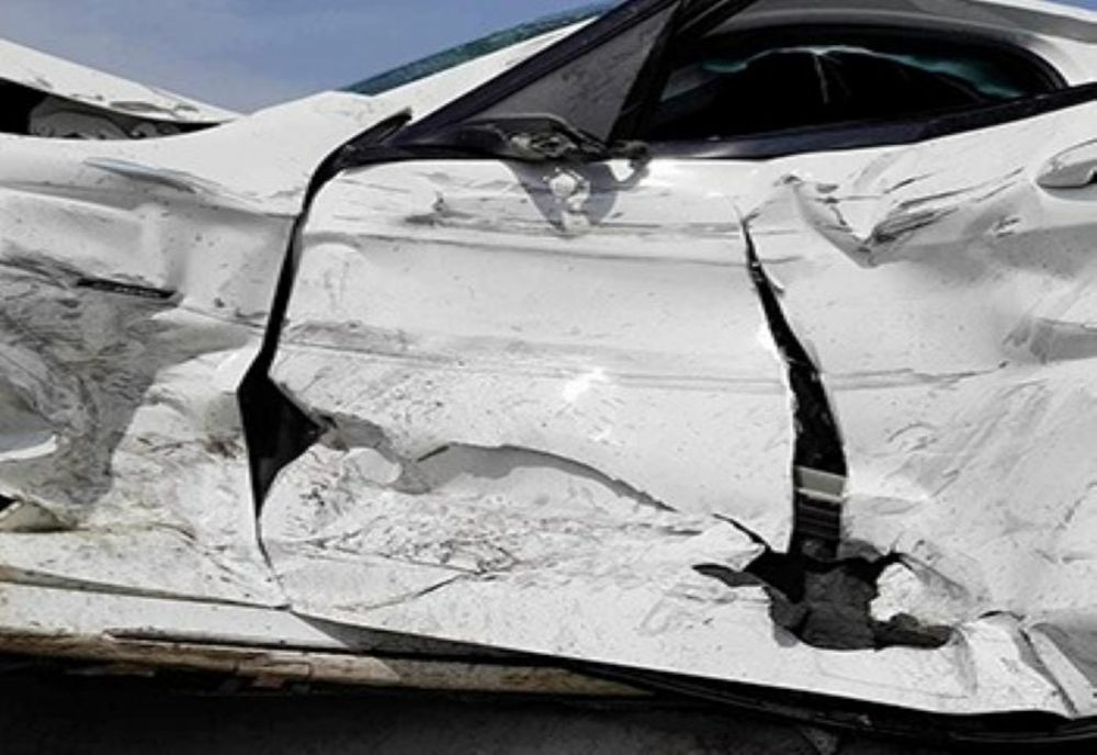 O femeie cu permisul suspendat, nu a acordat prioritate unei autoutilitare și a produs un accident