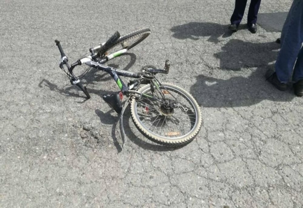 Copil de 9 ani decedat după ce a căzut de pe bicicletă și i-a intrat ghidonul în gât