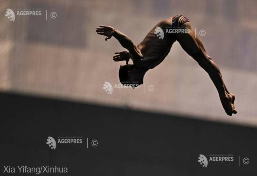 Sărituri în apă: Constantin Popovici este noul campion al circuitului mondial Red Bull Cliff Diving
