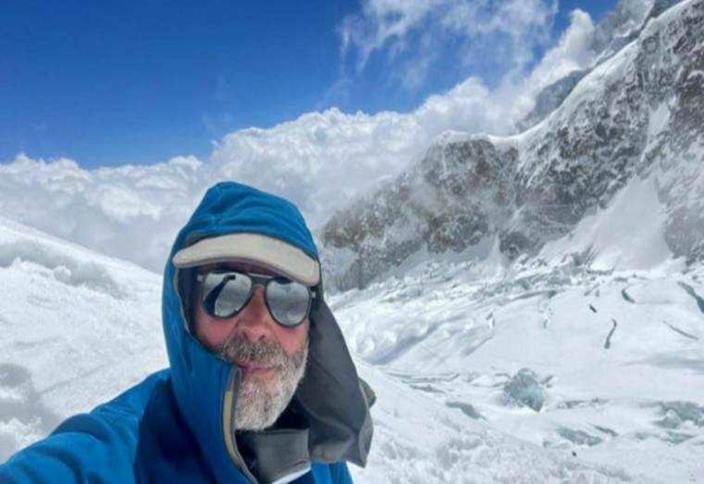 ALPINISTUL ROMÂN ADRIAN LAZA A CUCERIT TOATE CELE 14 VÂRFURI DE PESTE 8.000 DE METRI DIN LUME