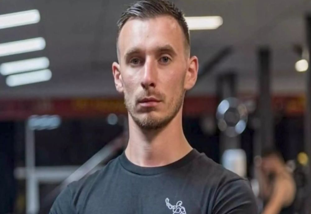 RĂSTURNARE DE SITUAȚIE ÎN CAZUL MILITARULUI DECEDAT. MAȘINA CARE L-A PROIECTAT ÎN STÂLP ERA CONDUSĂ DE FOSTA IUBITĂ